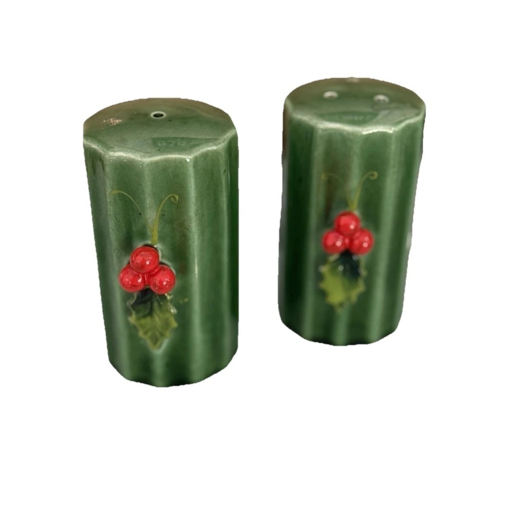 VINTAGE Holt Howard 1964 Green Salt & Pepper Shaker Red Holly Berry w/ Sticker